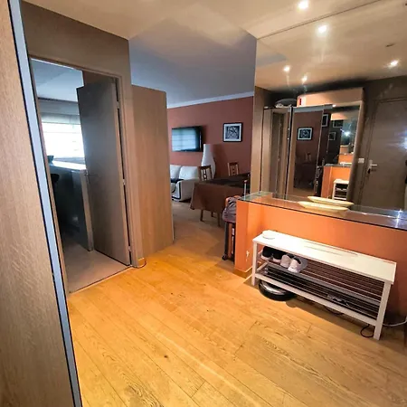 Le - 4 People - Metro 13 & 14 - Paris Apartment Clichy