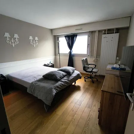 Le - 4 People - Metro 13 & 14 - Paris Apartment *