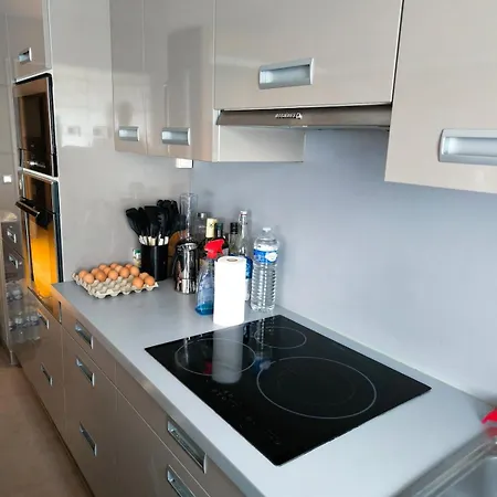 Le - 4 People - Metro 13 & 14 - Paris Apartment Clichy