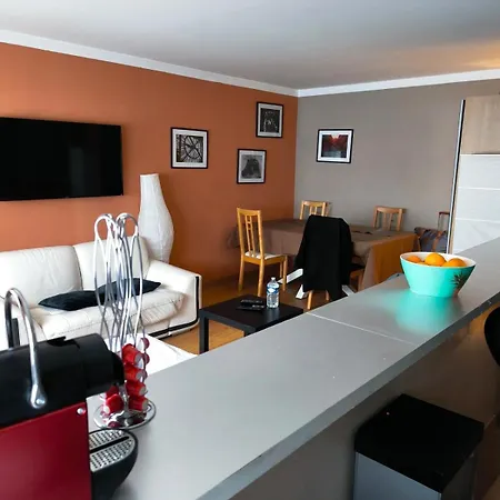 Le - 4 People - Metro 13 & 14 - Paris Apartment Clichy