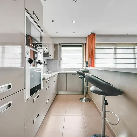 Le - 4 People - Metro 13 & 14 - Paris Apartment Clichy